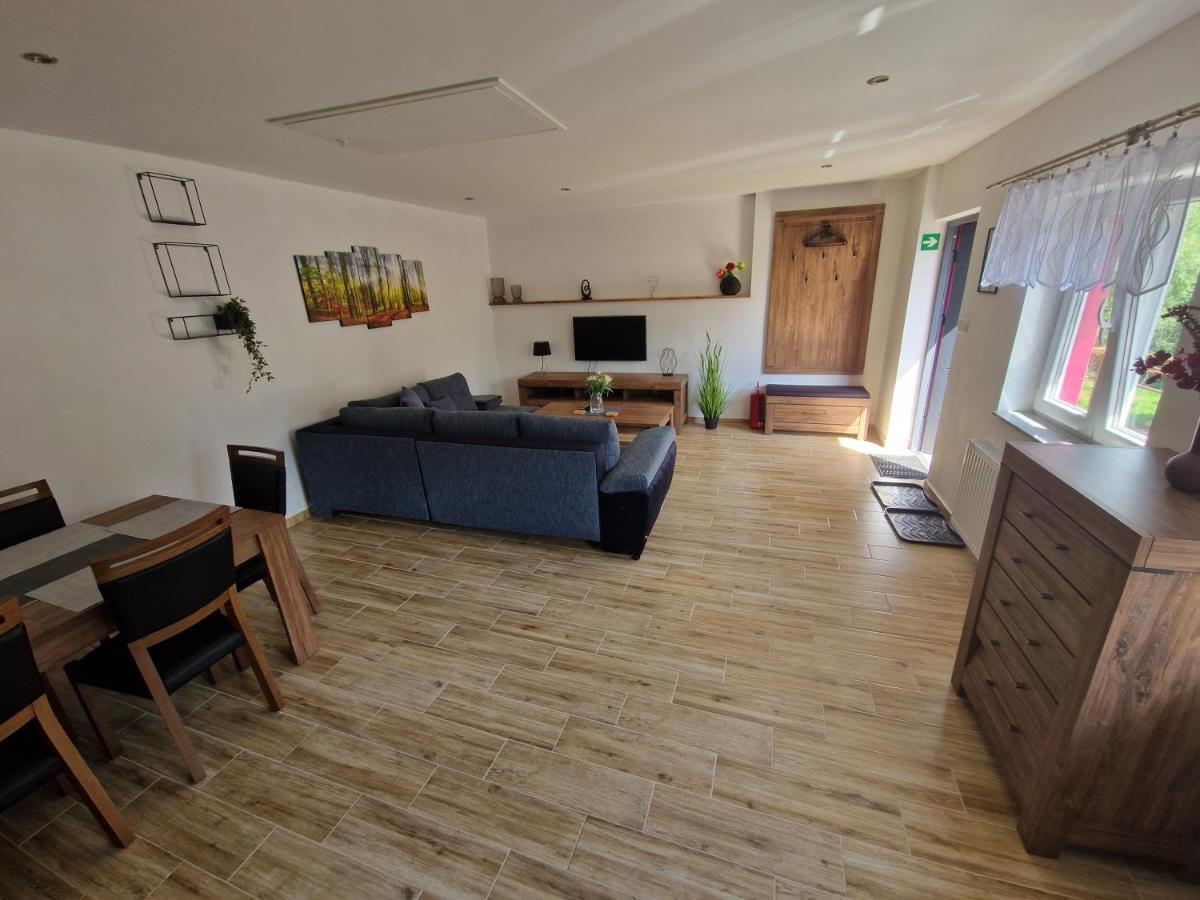 Restaurace U Mateje B&B Nove Mesto pod Smrkem Exterior photo